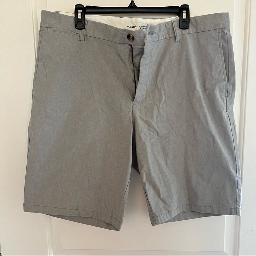 Old Navy ultimate slim men’s Gray shorts 10” inseam